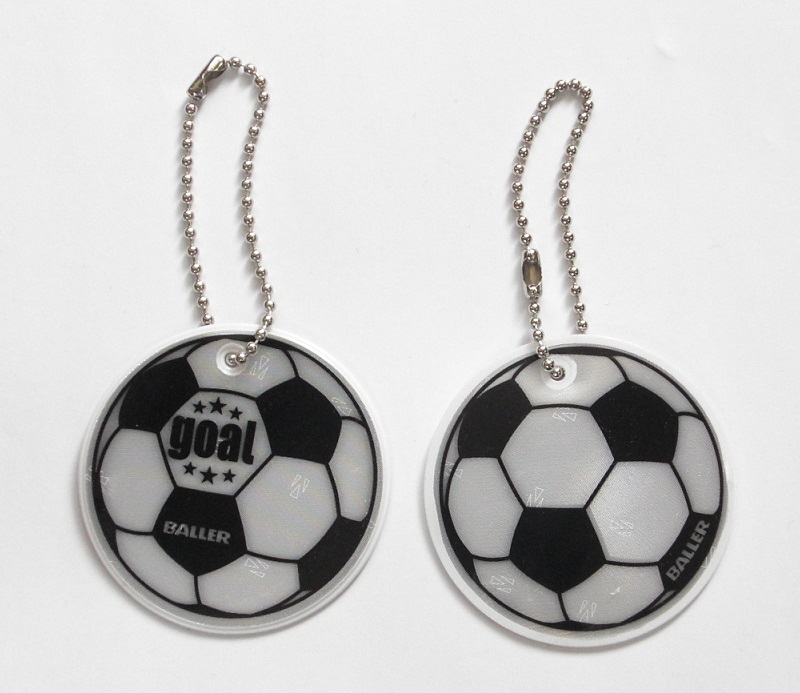 BALLER Reflector football keychain  